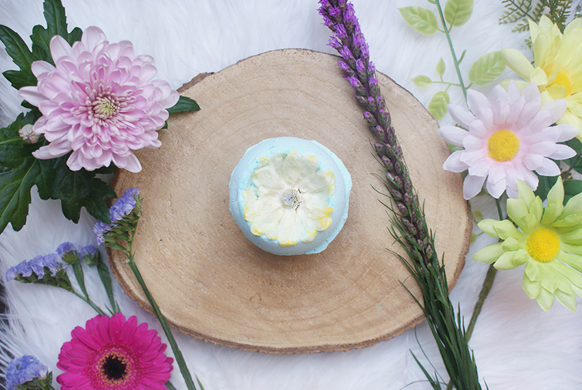 Review Lush Floating Flower Bath Bomb Oh My