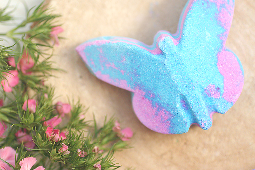 Review Lush Rose Butterfly Bath Bomb Oh My