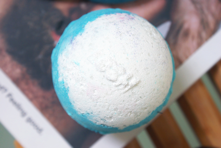 Review Lush Big Blue Bath Bomb Oh My