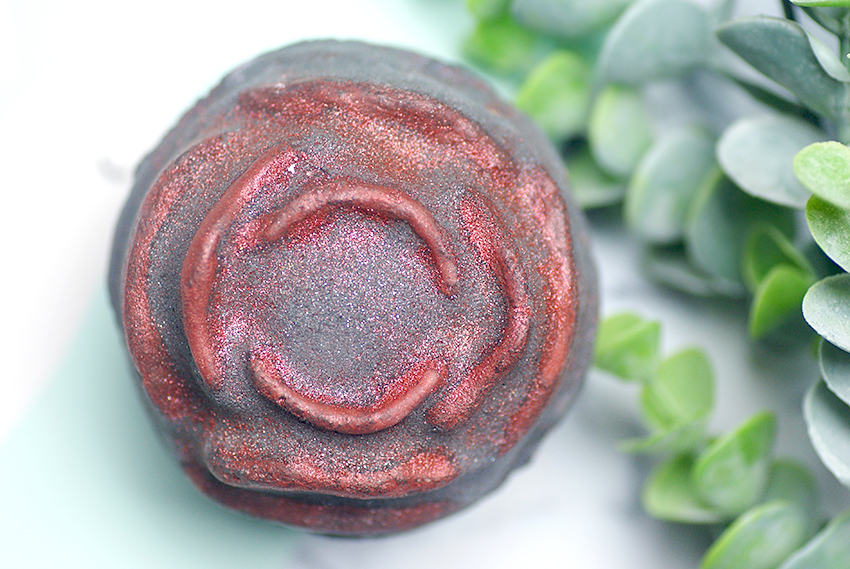 Review Lush Black Rose Bath Bomb Oh My