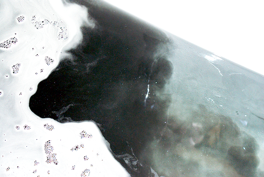 Review Lush Black Rose Bath Bomb Oh My