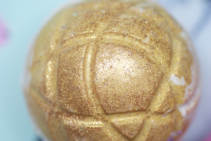 Review Lush Turmeric Latte Bath Bomb Oh My Lush