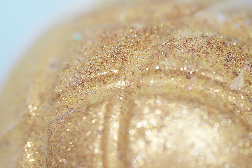 Review Lush Turmeric Latte Bath Bomb Oh My Lush