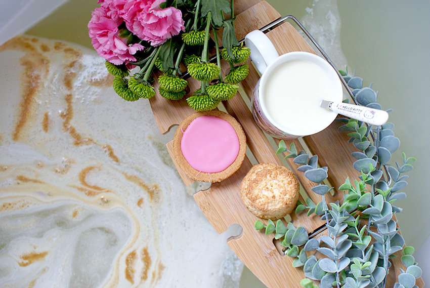 Review Lush Turmeric Latte Bath Bomb Oh My Lush