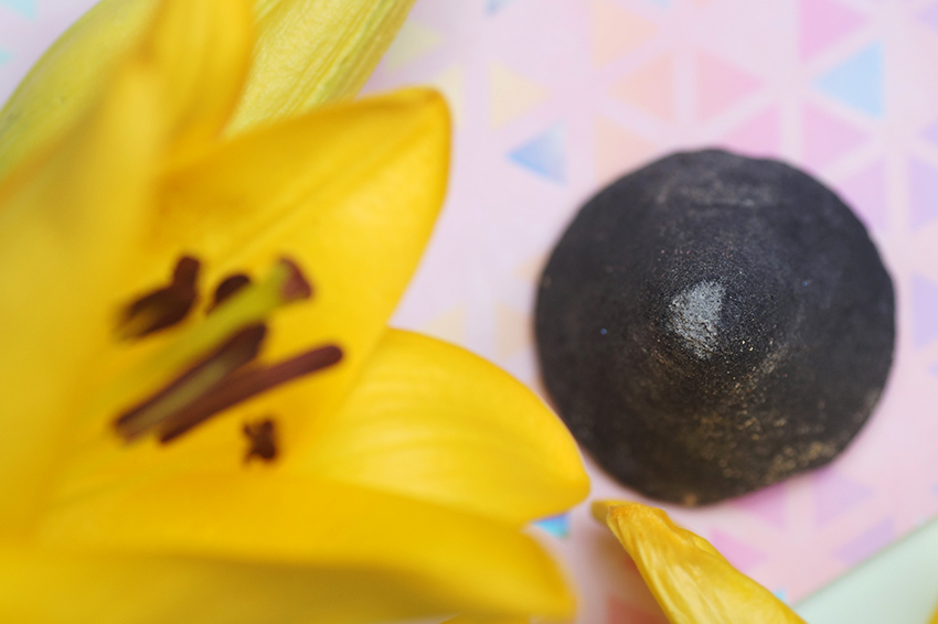 Review Lush Meditation Shower Bomb Oh My