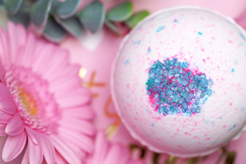 Review Lush Sakura Bath Bomb Oh My