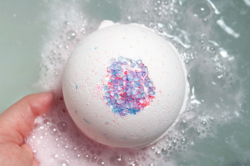 Review Lush Sakura Bath Bomb Oh My