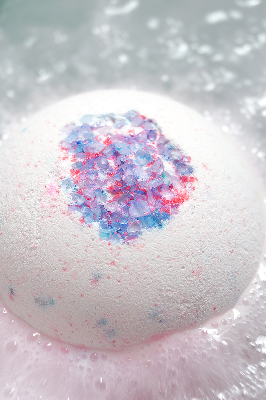 Review Lush Sakura Bath Bomb Oh My Lush