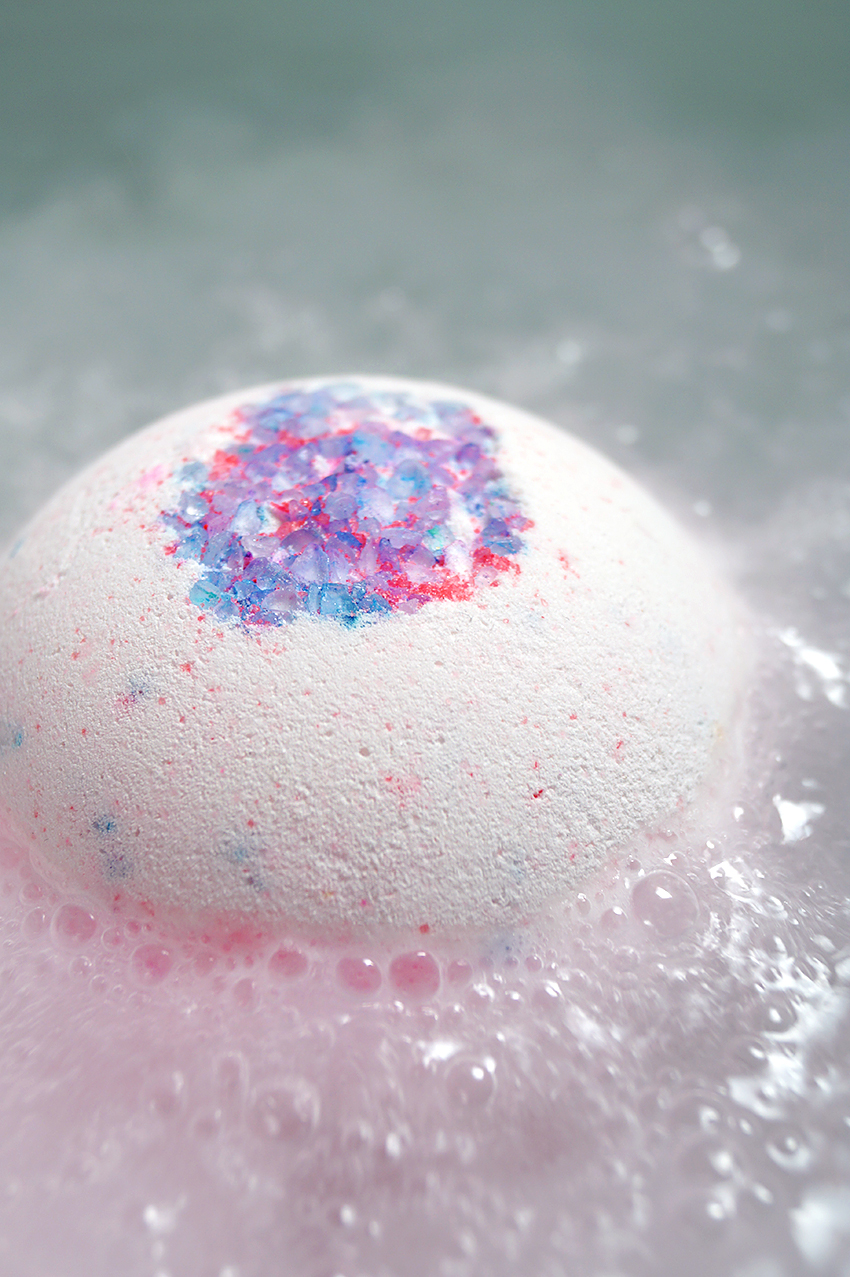 Review Lush Sakura Bath Bomb Oh My