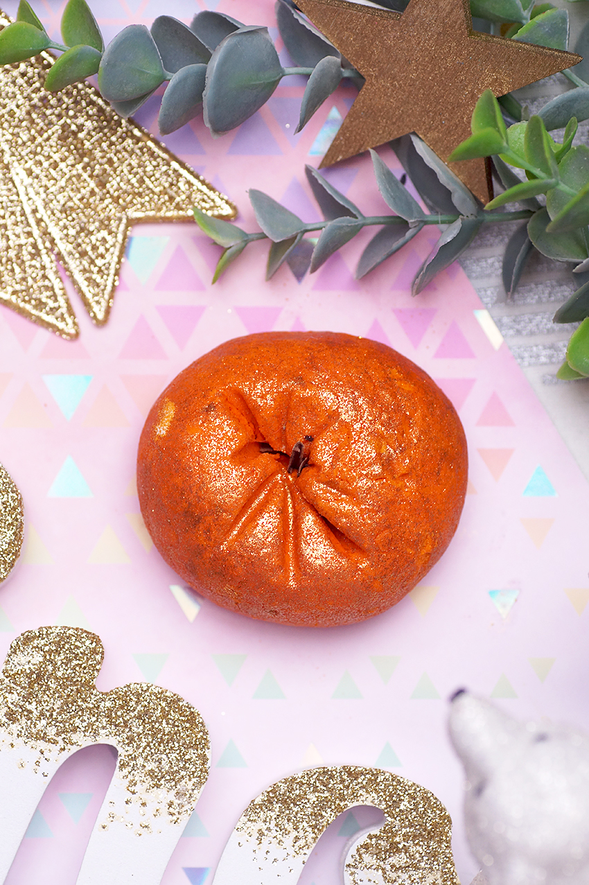 Review Lush Sparkly Pumpkin Bubble Bar Oh My
