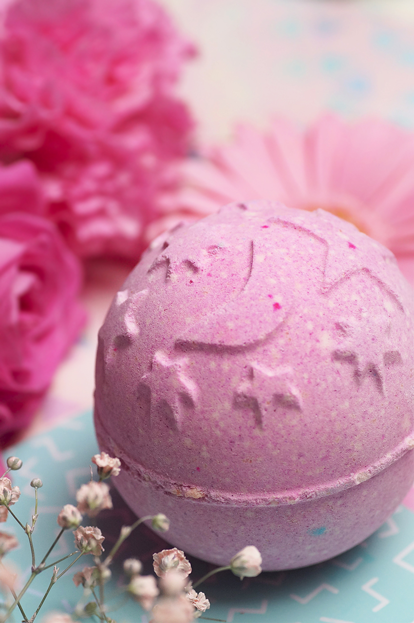 Review Lush Twilight Bath Bomb Oh My