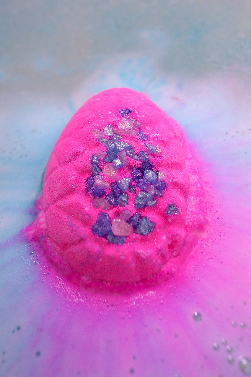 Review: Lush Flamingo Egg Bath Bomb – Oh My Lush.com